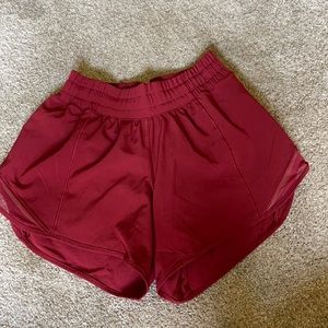 Lululemon hotty hot shorts 2.5